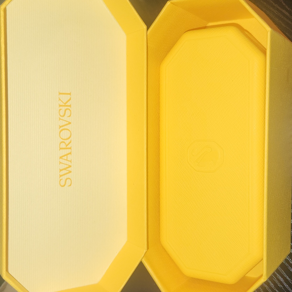 Yellow Swarovski glasses case/no glasses